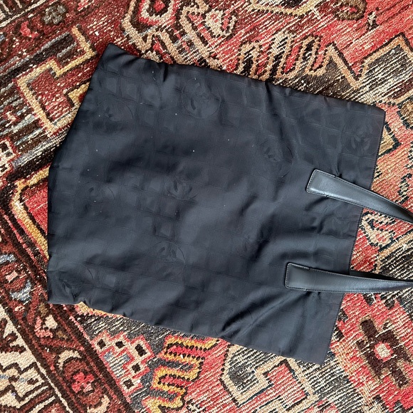 Chanel black NYC nylon tote - Picture 3 of 9